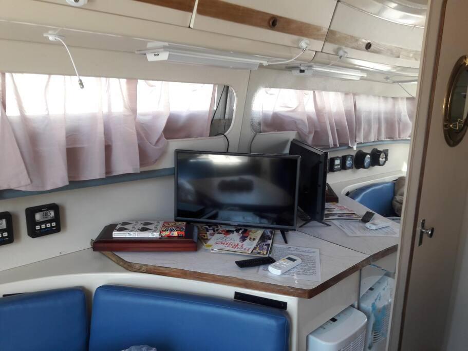 普罗维登斯 Waterfront 32' Bayliner Yacht酒店 外观 照片